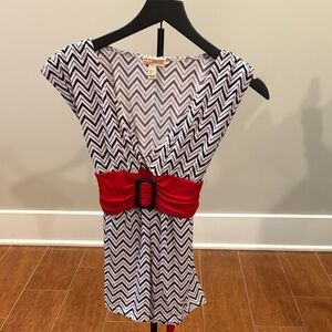 Stylish Chevron Blouse with Red Accent